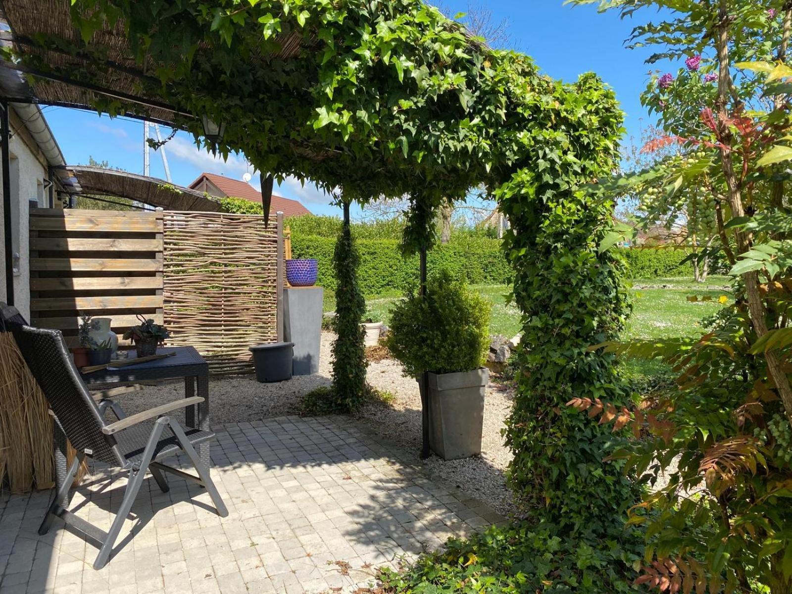 Gite Et Studios Les Barongeres Farges-les-Chalon Buitenkant foto
